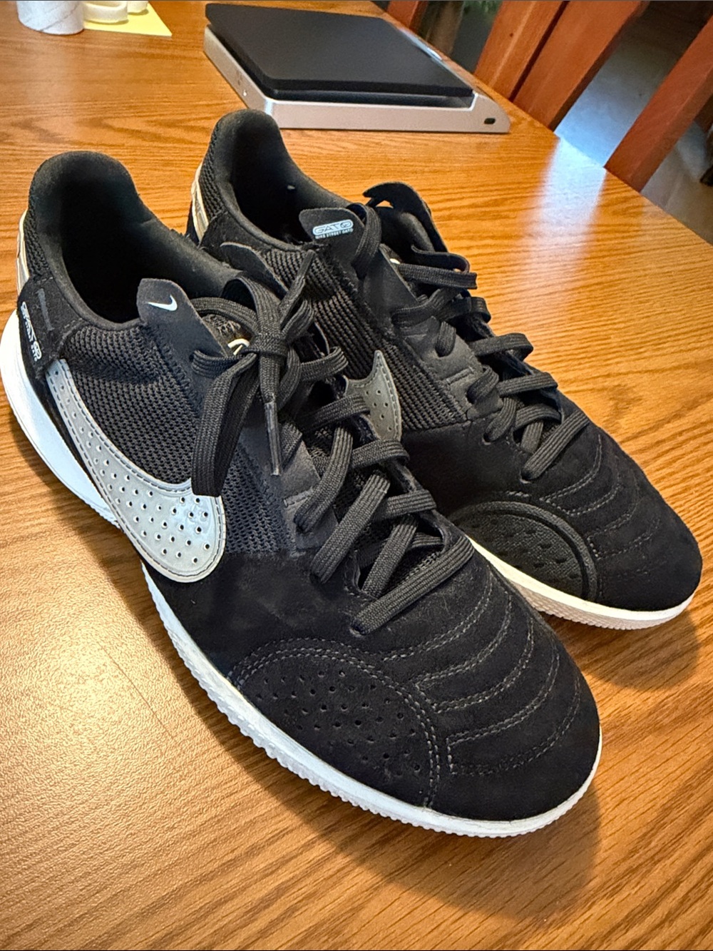 Nike Streetgato Indoor Soccer Shoes Black Off-Noir - Men's 7 / Women's 8.5